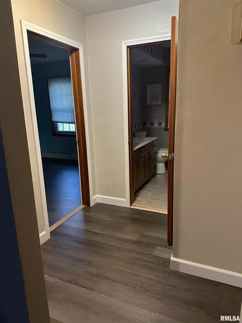 728 E 4th St, Flora, IL 62839 photo 18
