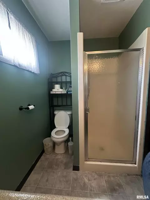 728 E 4th St, Flora, IL 62839 photo 14