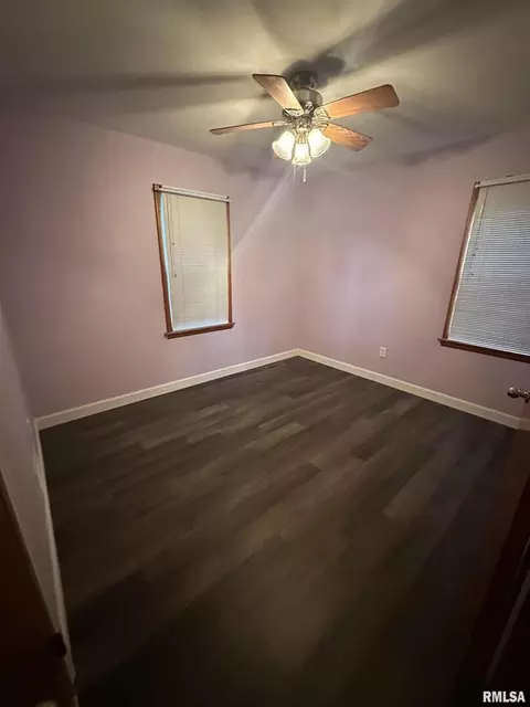 728 E 4th St, Flora, IL 62839 photo 22