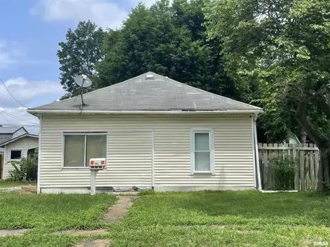 1005 Elm St, West Frankfort, IL 62896