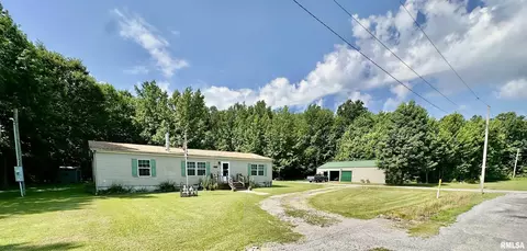 1409 W 5th St, West Frankfort, IL 62896
