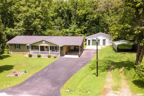 53 Tippy Rd, Murphysboro, IL 62966