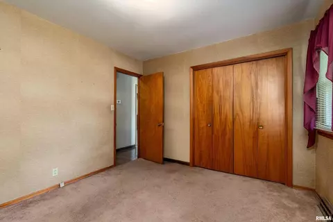 621 S 4th St, Herrin, IL 62948 photo 16