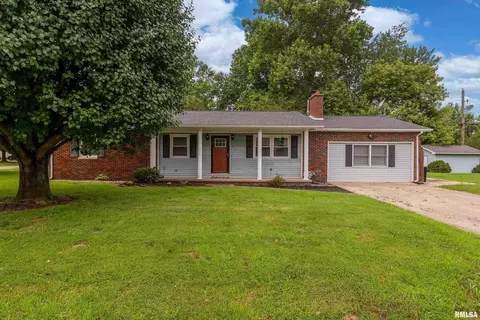 621 S 4th St, Herrin, IL 62948 photo 2