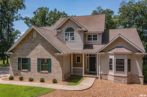 1013 Birdie Dr, Mount Vernon, IL 62864