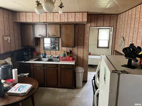 Kitchen - 404 N Beech St, Centralia, IL 62801 photo 2 of 2