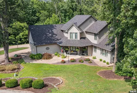 2006 Northwoods Pl, Mount Vernon, IL 62864