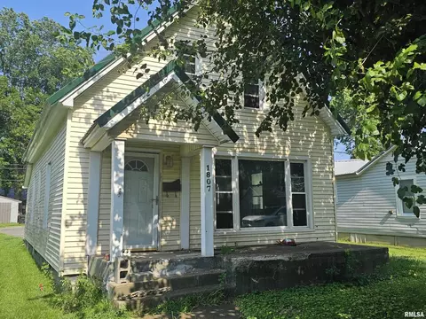 1807 Speckman St, Metropolis, IL 62960