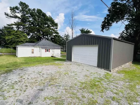 Exterior - 2417 1st St, Eldorado, IL 62930 photo 3 of 3