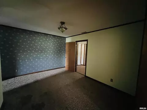Bedroom - 2417 1st St, Eldorado, IL 62930 photo 1 of 4