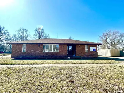 319 E 7th St, Centralia, IL 62801