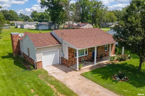 1704 W Copeland St, Marion, IL 62959