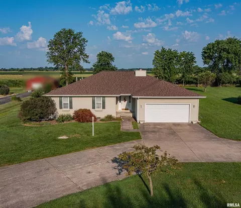 111 Hawthorn Estates Rd, Salem, IL 62881