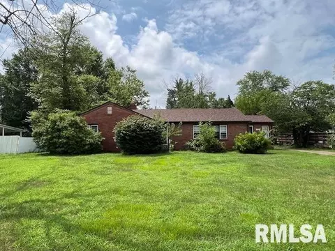 1403 W Hendrickson St, Marion, IL 62959