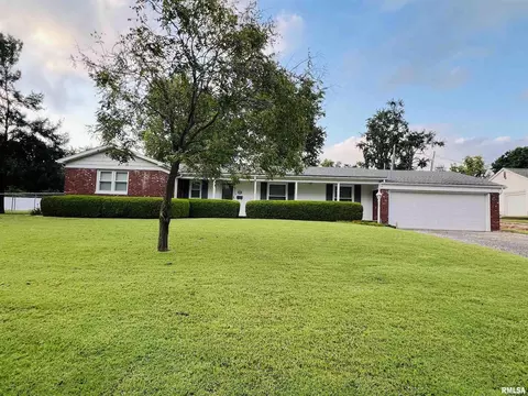 1116 Latham St, Eldorado, IL 62930