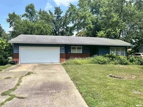 620 Indian Hill Dr, Herrin, IL 62948