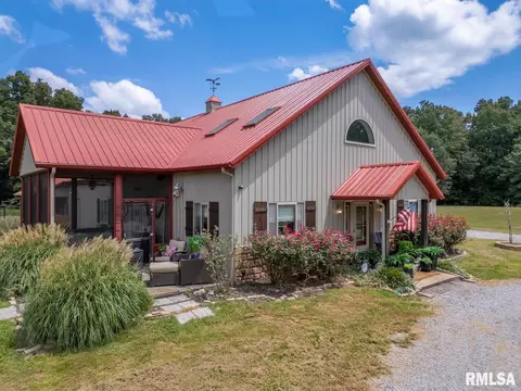 19101 E Old Lake Rd, West Frankfort, IL 62896