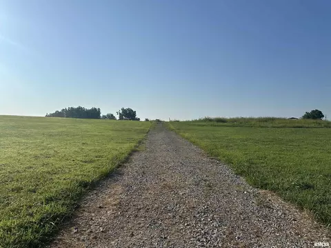 140 Alto Pass Rd, Pomona, IL 62975