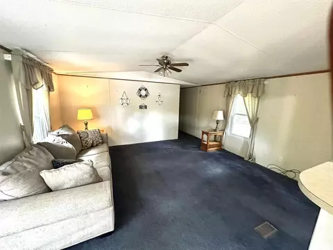 Living - 2030 Gierten Rd, Centralia, IL 62801 photo 1 of 1