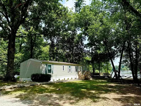 2030 Gierten Rd, Centralia, IL 62801