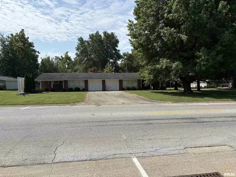1411 W 1413 W Hendrickson St, Marion, IL 62959