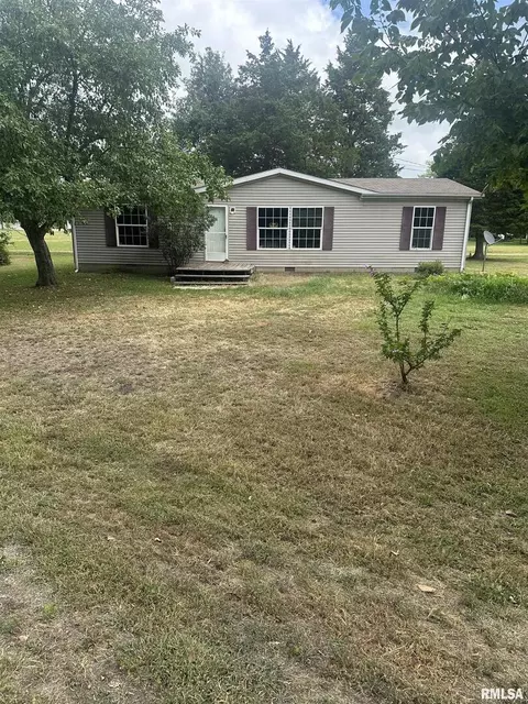 3906 Alyssum Rd, Pinckneyville, IL 62274