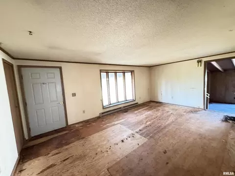 Living - 9560 Lessley Rd, Sparta, IL 62286 photo 1 of 4
