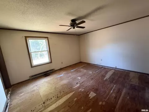 Bedroom - 9560 Lessley Rd, Sparta, IL 62286 photo 3 of 5