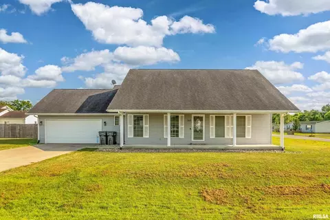 5627 Red Fox Dr, Carterville, IL 62918