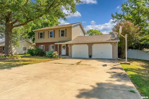 406 Mildred Dr, Pinckneyville, IL 62274