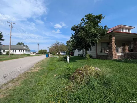 657 N Hickory St, Centralia, IL 62801 photo 6