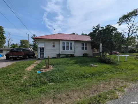 657 N Hickory St, Centralia, IL 62801 photo 7