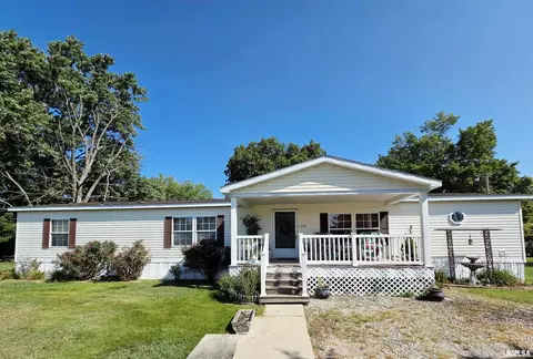 210 E Aird St, Odin, IL 62870