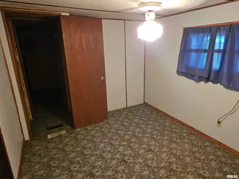 Bedroom - 5274 Norton Rd, Sandoval, IL 62882 photo 2 of 6