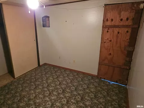 Bedroom - 5274 Norton Rd, Sandoval, IL 62882 photo 4 of 6