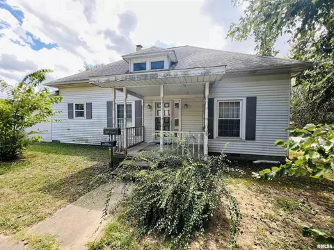 1220 Lincoln St, Eldorado, IL 62930