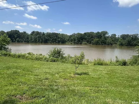 00000 Gierten Rd, Centralia, IL 62801