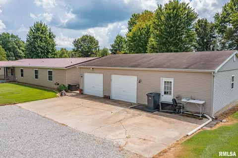 Other - 16807 Kendall Rd, Mount Vernon, IL 62864 photo 5 of 8