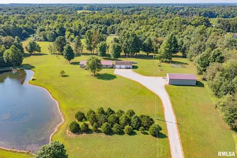 16807 Kendall Rd, Mount Vernon, IL 62864