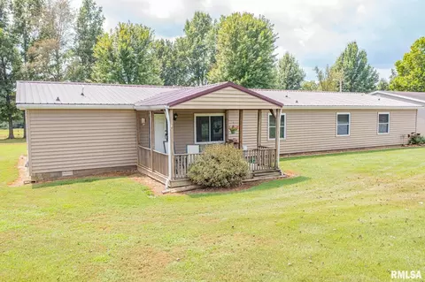 Exterior - 16807 Kendall Rd, Mount Vernon, IL 62864 photo 1 of 2
