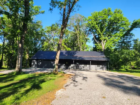 14063 N Link Ln, Mount Vernon, IL 62864