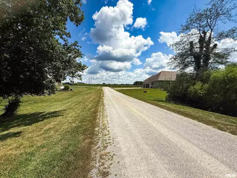 102 Davis Dr, Watson, IL 62473 photo 11