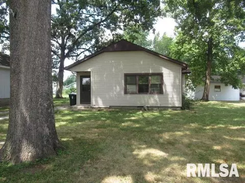 103 Baggott St, Zeigler, IL 62999