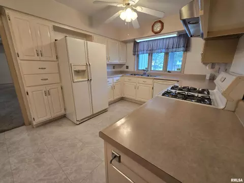 2 Webster Hill St, Mount Vernon, IL 62864 photo 17