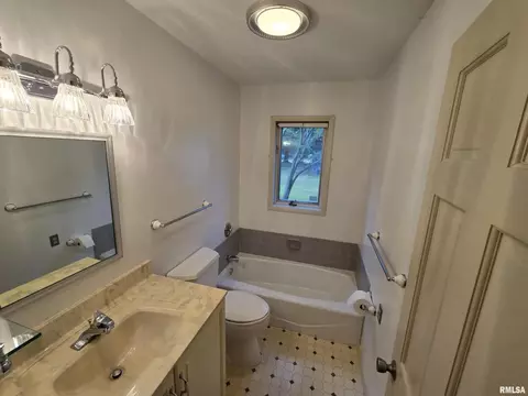 2 Webster Hill St, Mount Vernon, IL 62864 photo 29