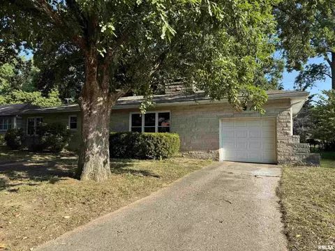 Exterior - 8 Northbrook Dr, Mount Vernon, IL 62864 photo 3 of 7