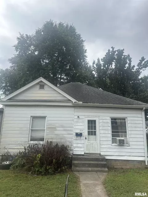 204 E Chester St, Pinckneyville, IL 62274
