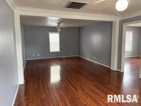 Living - 1621 N Park Ave, Herrin, IL 62948 photo 1 of 2