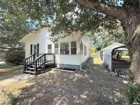 115 Walnut St, Zeigler, IL 62999
