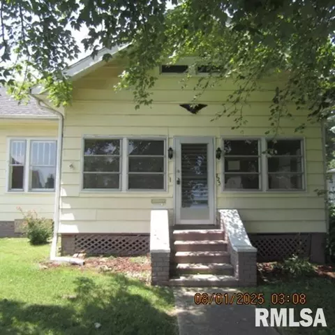725 S Mckinley St, Harrisburg, IL 62946